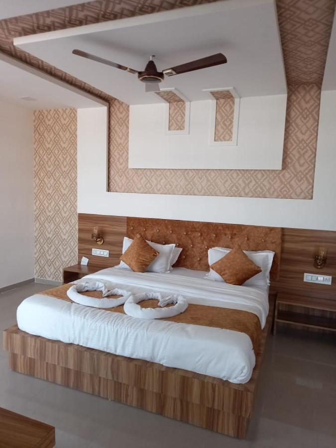 Hotel Nilkanth Inn Halol Exterior foto
